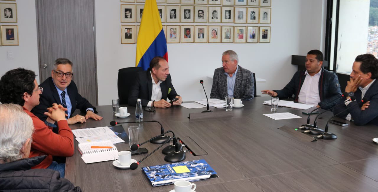 Reunión entre el ministro del Trabajo y directivos de Acolfutpro