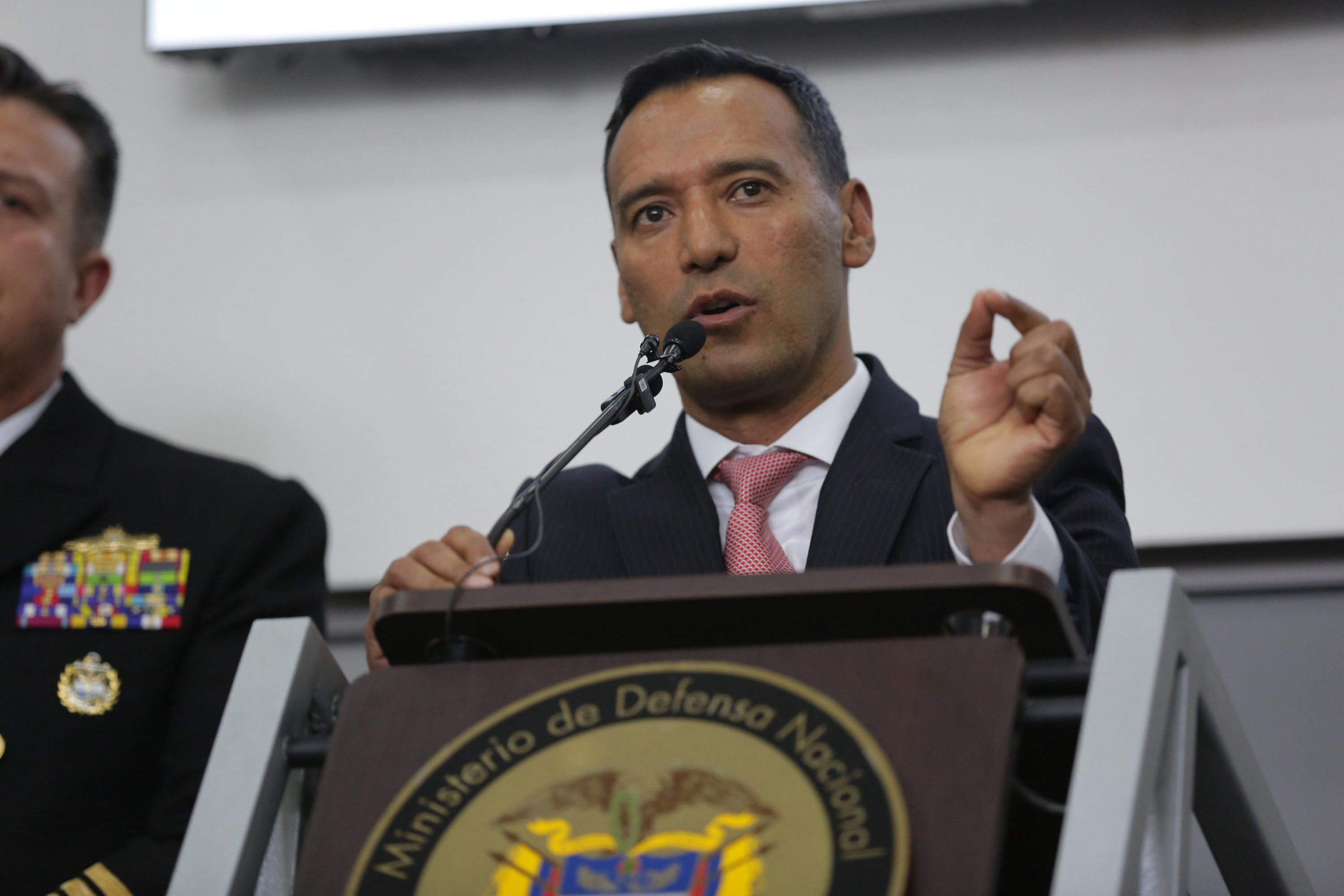Ministro de Defensa, Pedro Sánchez.