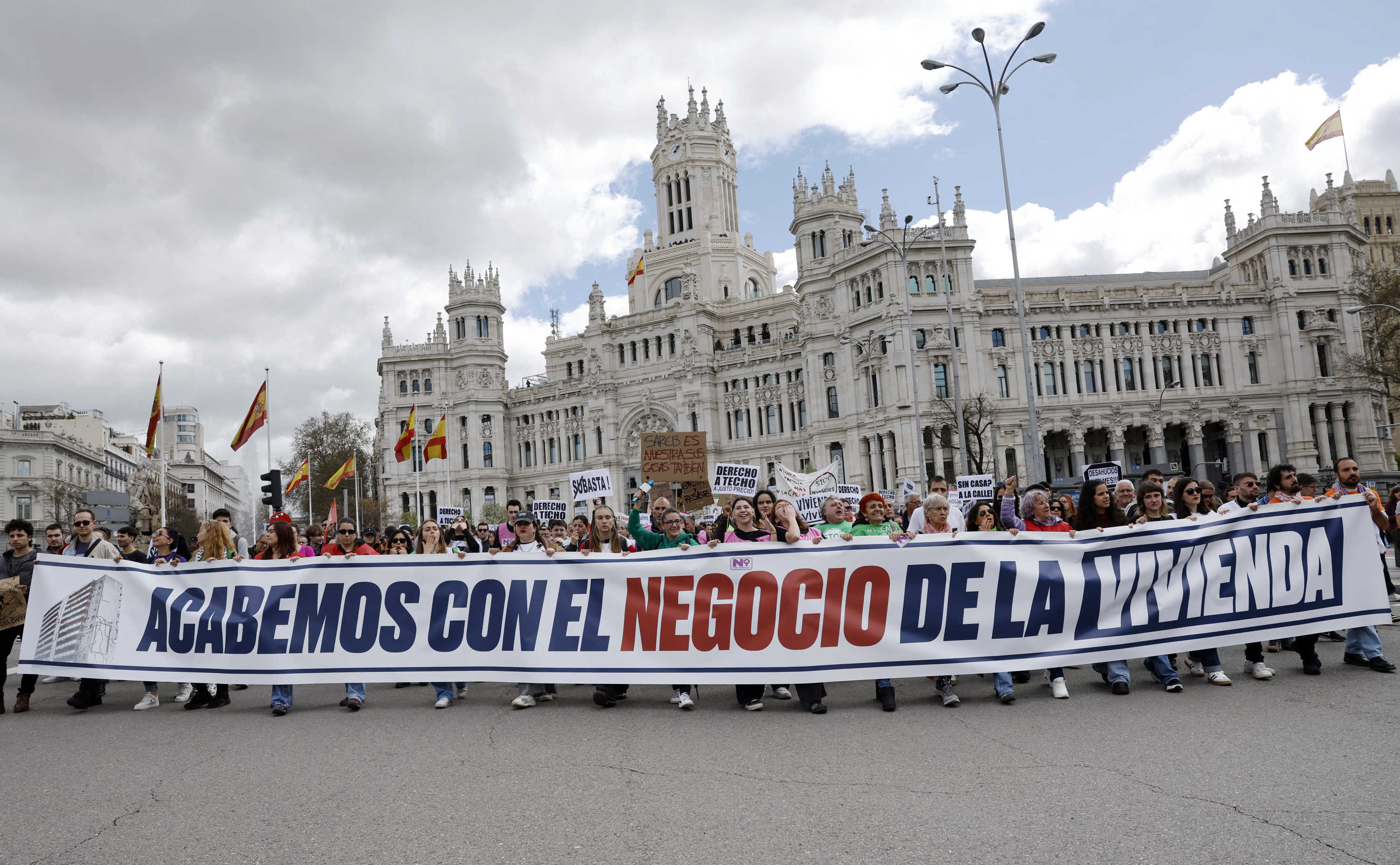 Miles protestan en España contra el alto precio de los alquileres y la ...