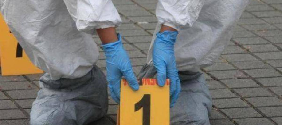 a las 12:00 a.m., vecinos escucharon gritos y ruidos que provenían de la vivienda de la victima