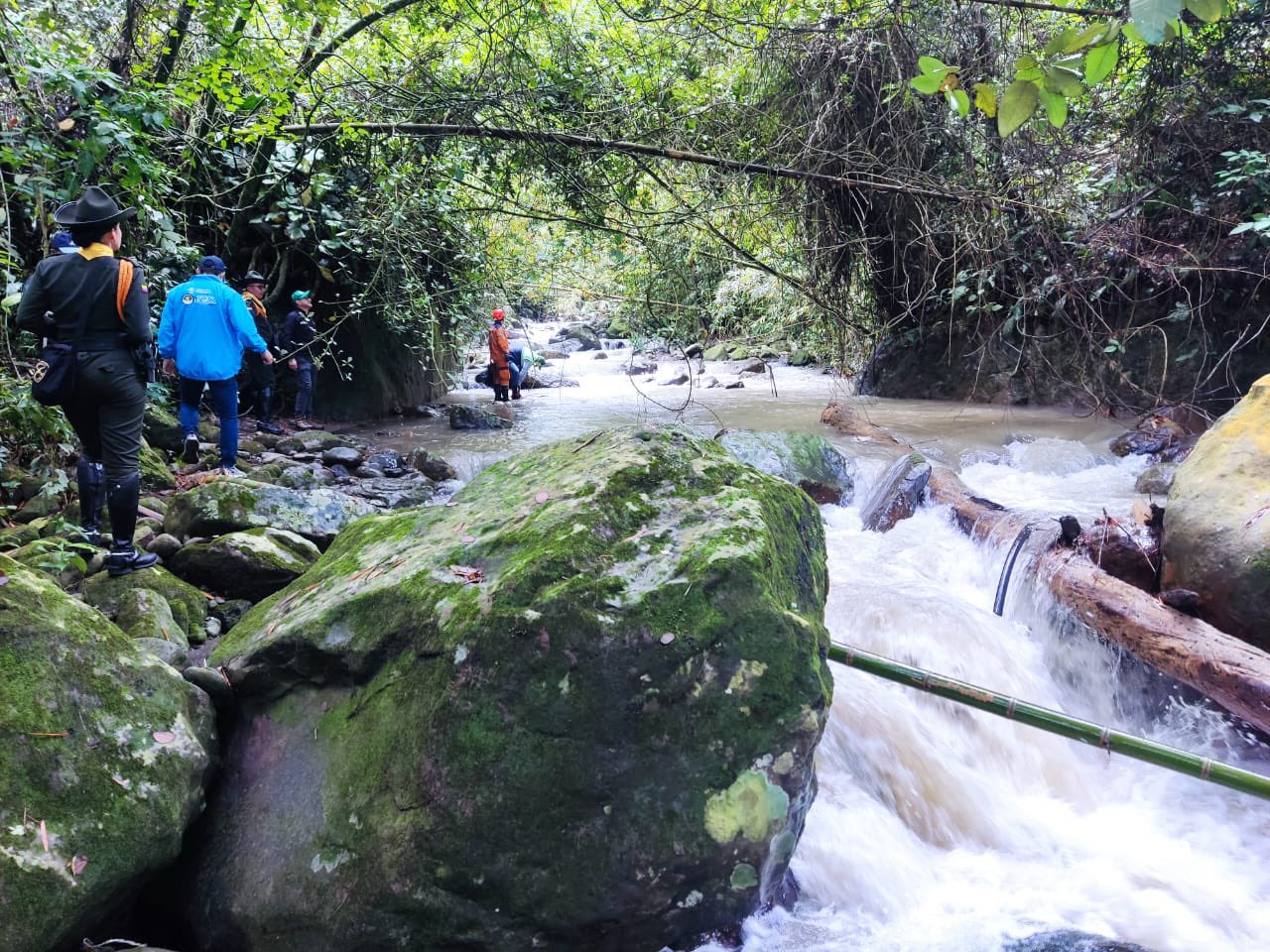 Criate Súbita en El Río Suárez Amenaza A Poblaciones ribereñas en municipios como villeta y úícica.