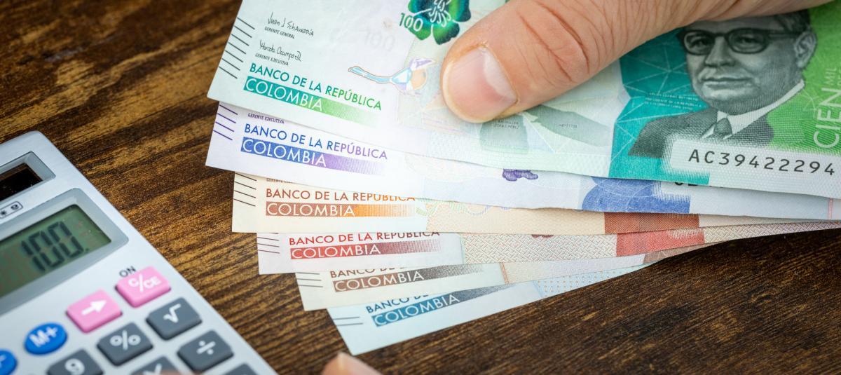 ¿Cuánto y cuándo pagan el retroactivo a empleados públicos en 2025?