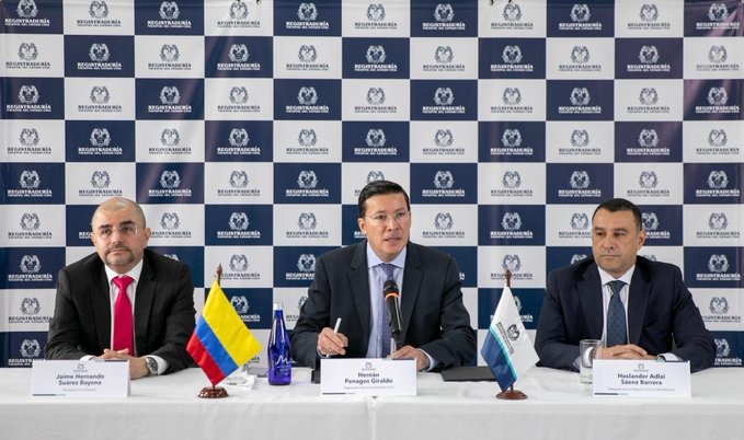 Los precandidatos tendrán que entregar cerca de 630 mil firmas.