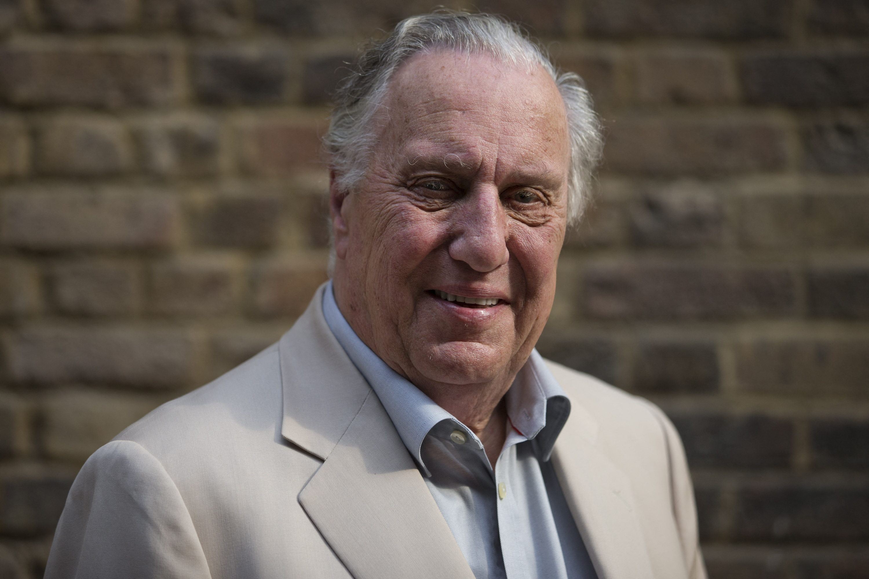Frederick Forsyth, escritor británico, que falleció el 9 de junio de 2025