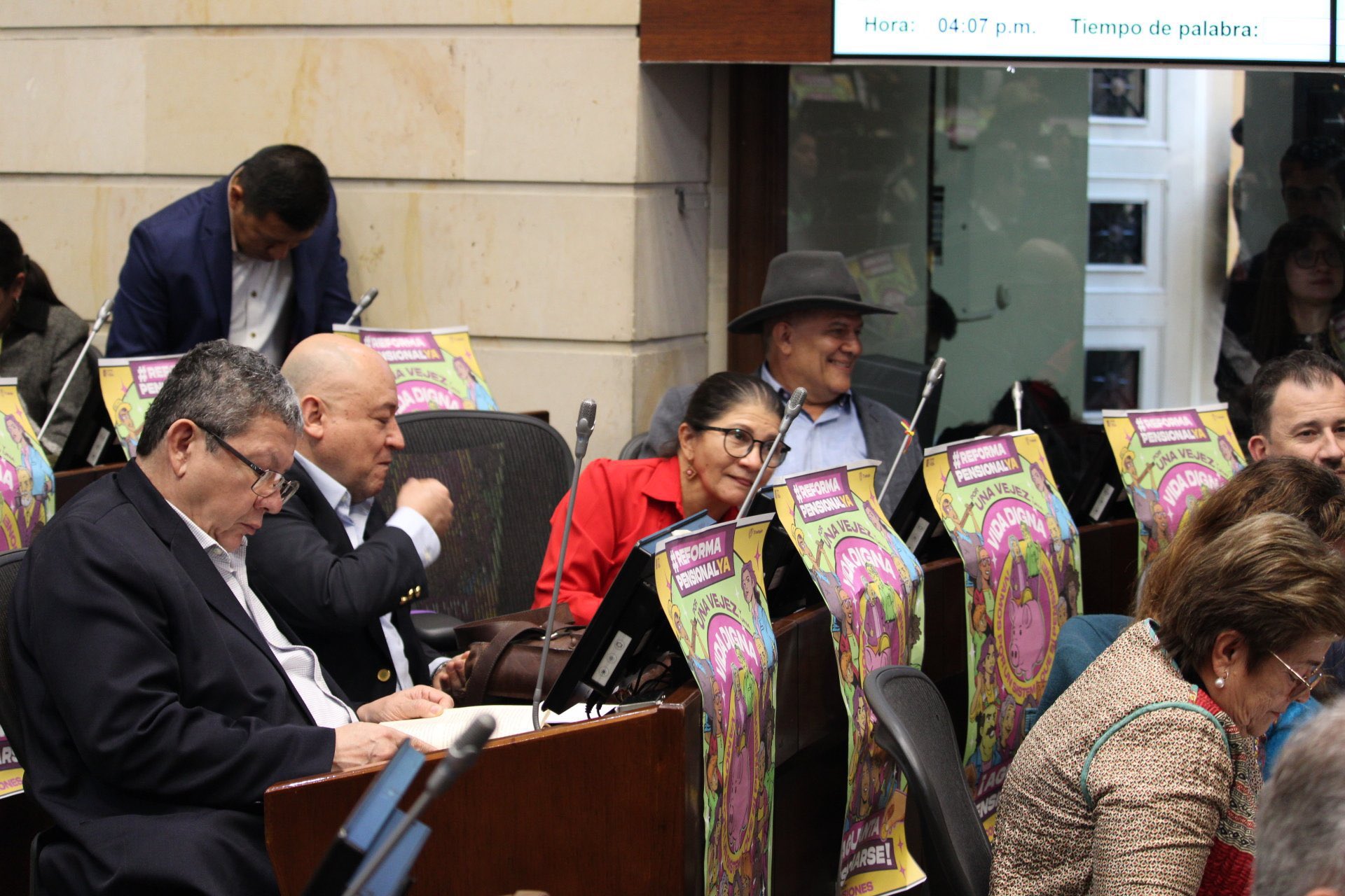 Pablo Catatumbo, Julián Gallo, Sandra Ramírez y Omar Restrepo, senadores del partido Comunes, en plenaria.