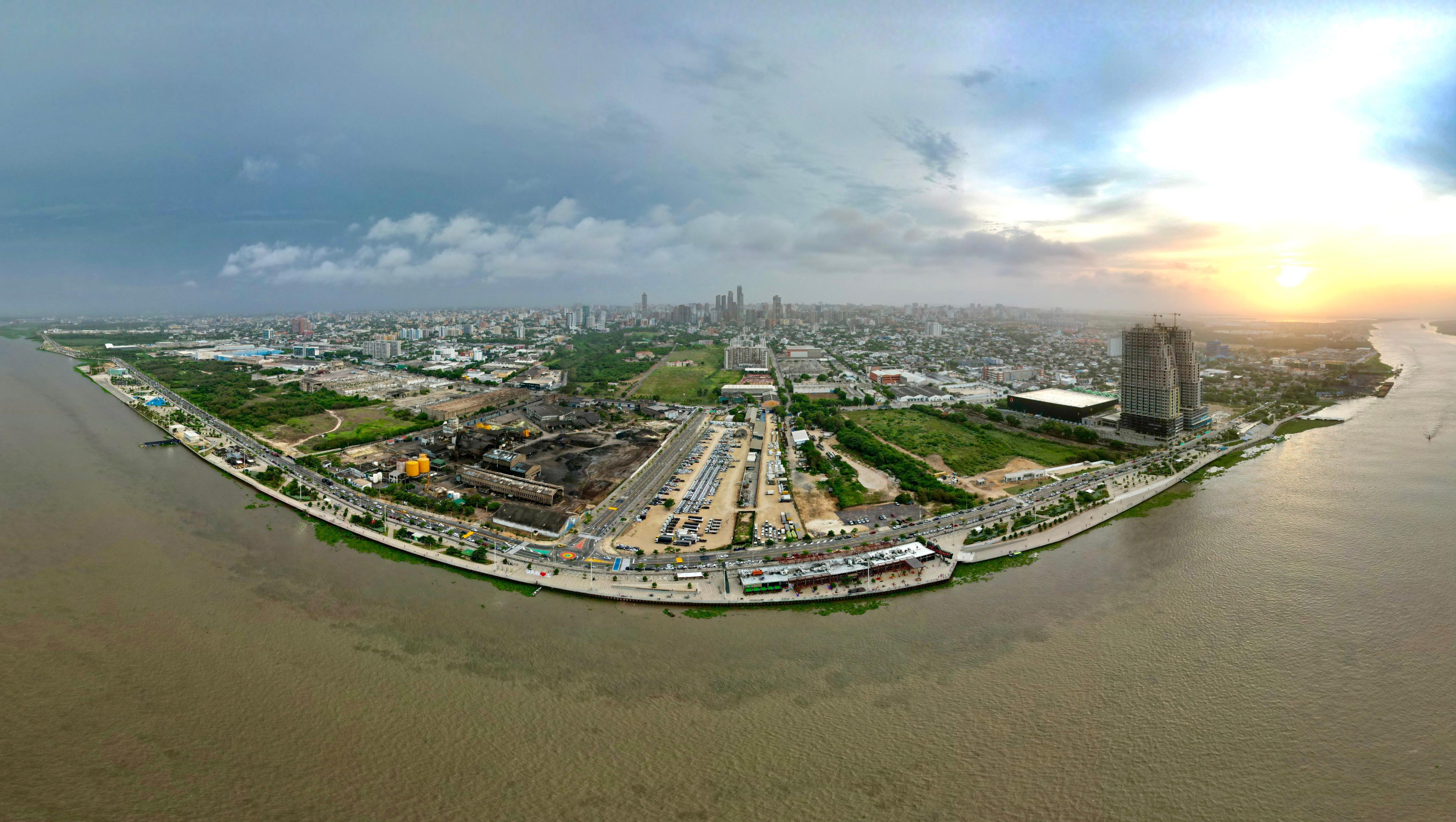 Vista panorámica del Malecón del Río en Barranquilla, en medio del Foro de la Ocde 2025