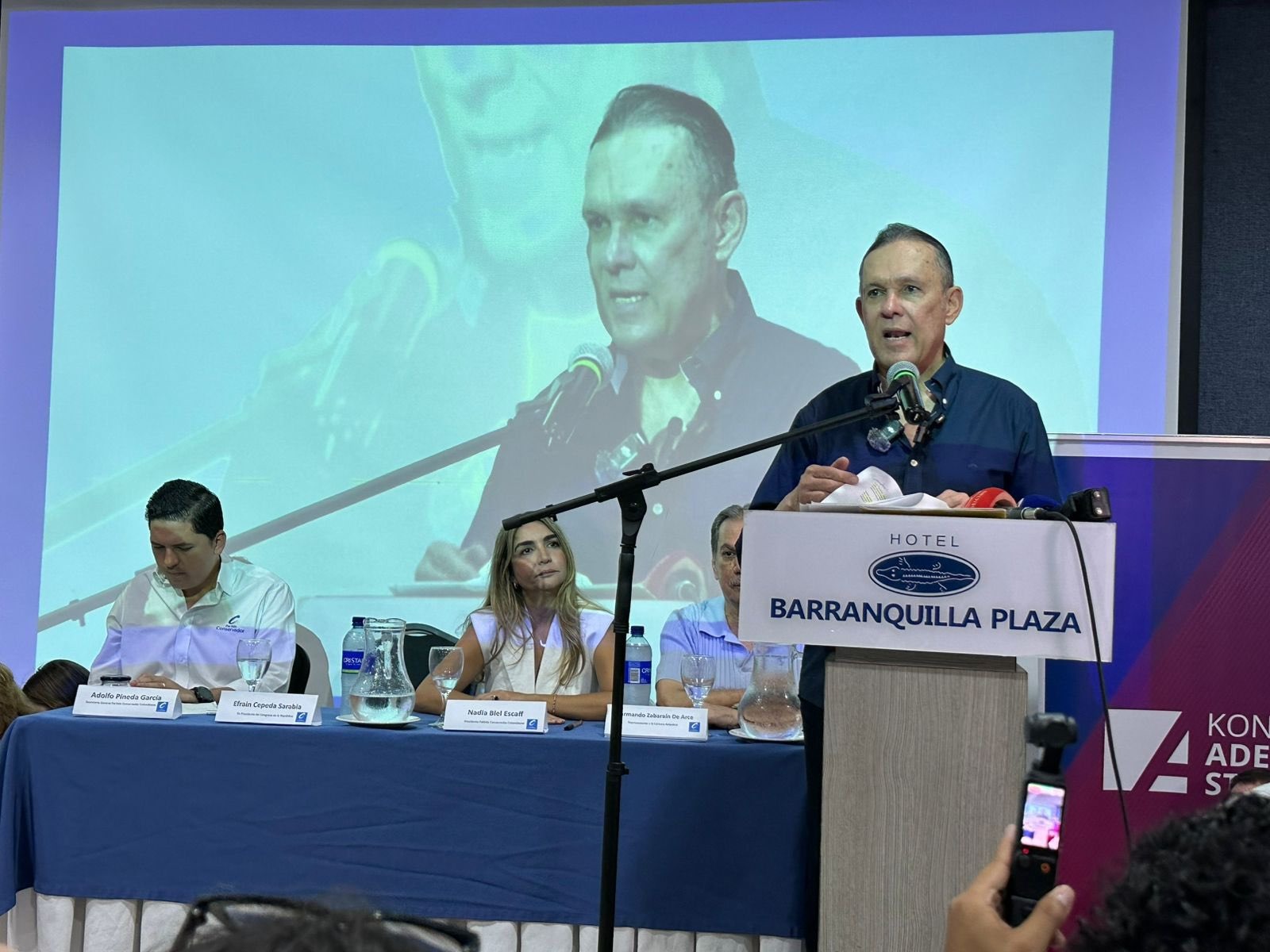 Efraín Cepeda, presidente saliente del Senado, aseguró que está pensando si lanza su candidatura.