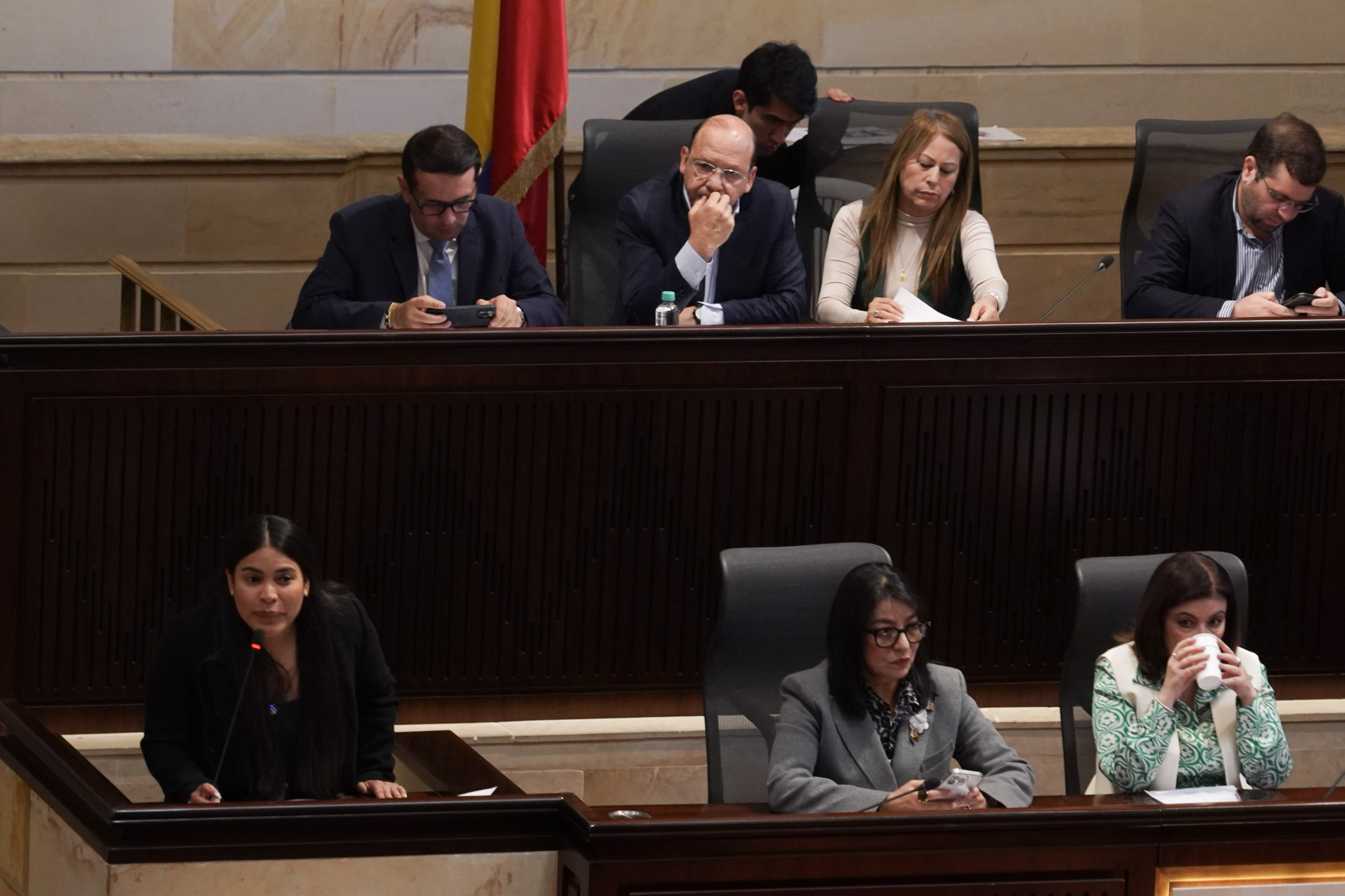 Sesión Conjunta Comisiones Económicas Tercera y Cuarta - Senado y Cámaga, debate del imprimador del proyecto de Ley Cámara - 083/25 Senado (Presupesto General 2025).
