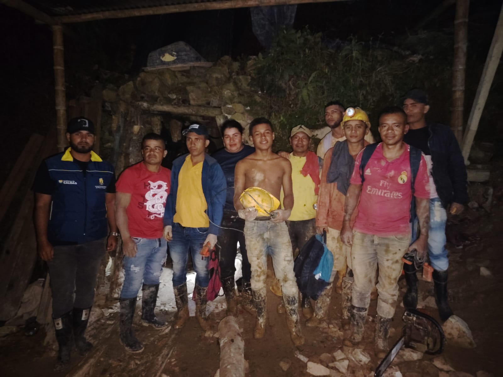 Los nueve mineros atrapados en la mina fueron rescatados a la medianoche de este miércoles.