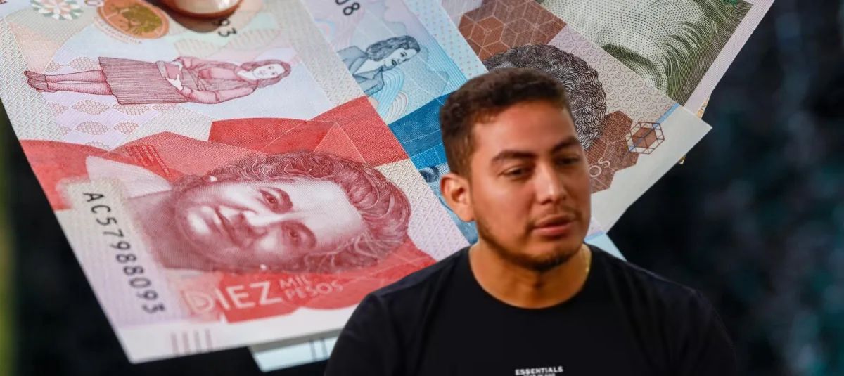 Carlos Elías López entregó 30 millones de pesos que se encontró en un baño.