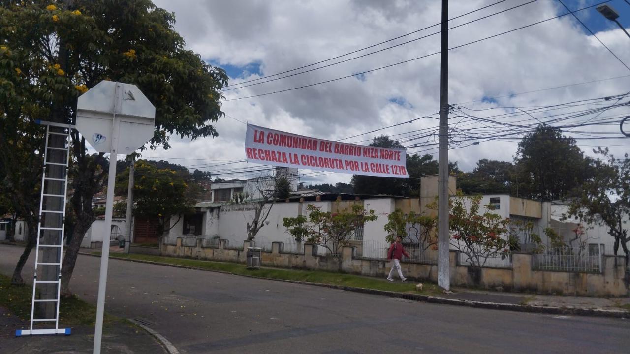 Vecinos del Barrio Niza Aseguran que la Ciclorruta Sobre La Calle 127d Comenzó A Construirse Sin Socialización Previa.