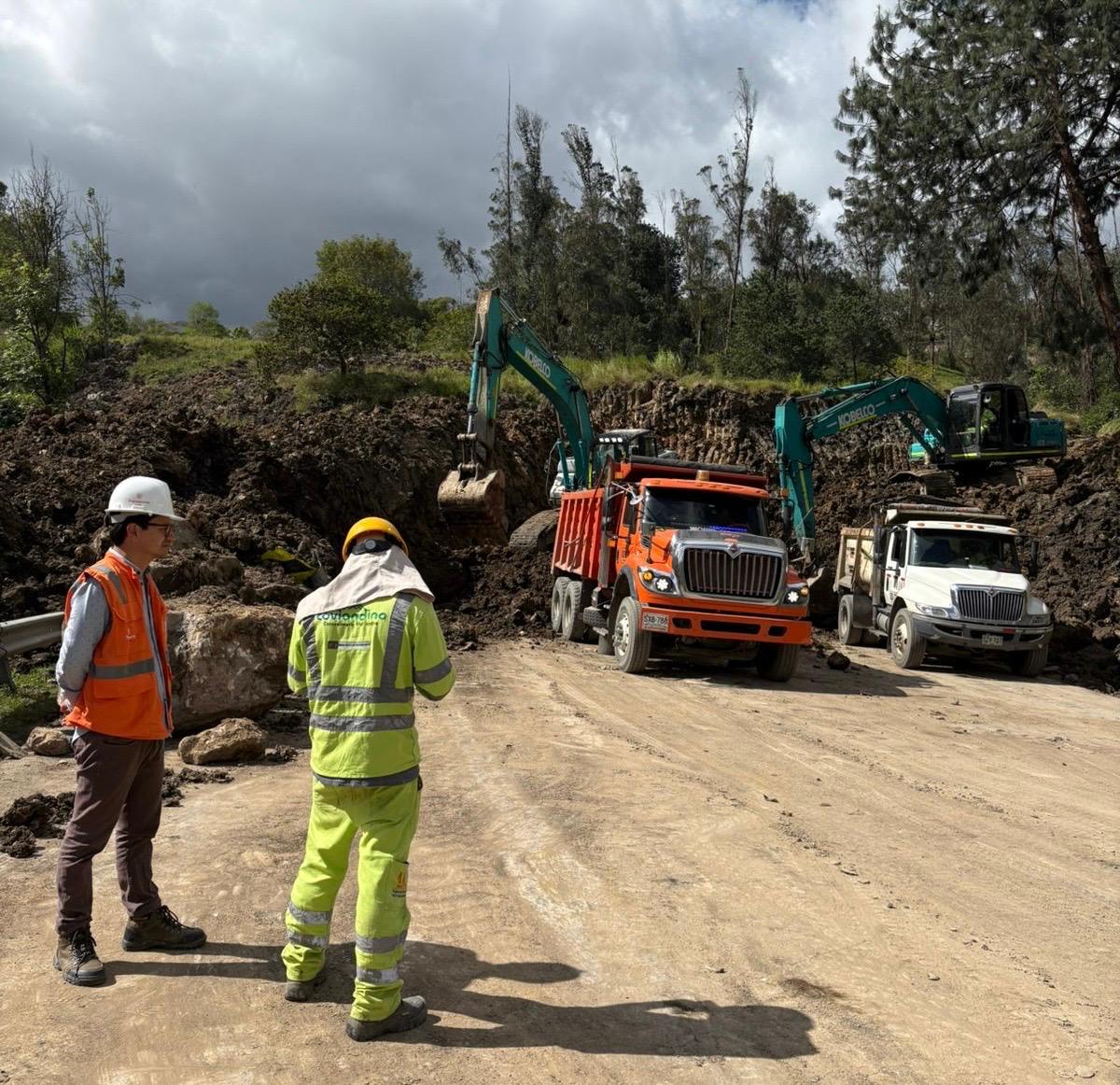 Deslizamiento de tierra en la vía Bogotá-Villavicencio