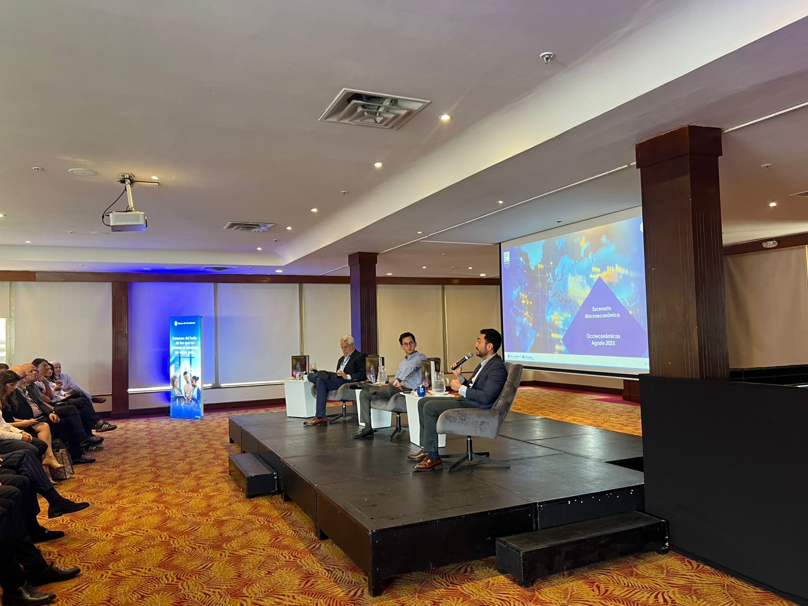 Foro 'A Tres Voces, El Empresario Clave de la RECUPERACIÓN'.