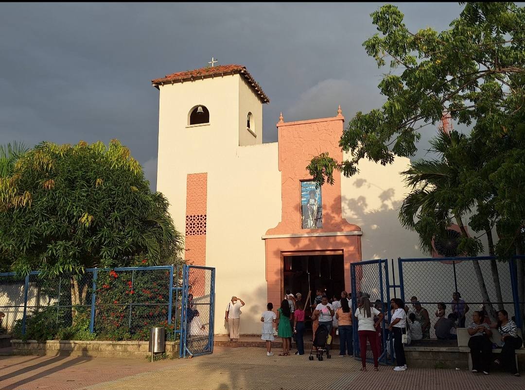 Plaza principal de Santa Catalina, Bolívar.