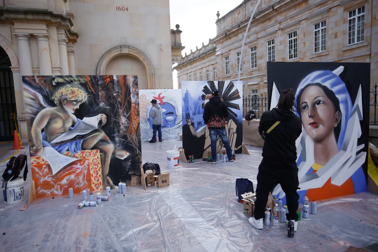 Grafiteros bogotanos pintaron obras inspiradas en el patrimonio religioso de Bogotá