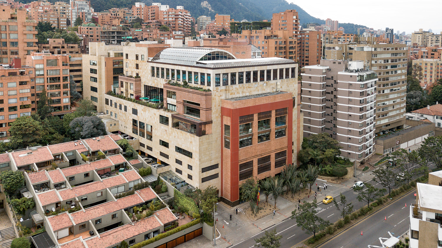 Fachada Club El Nogal