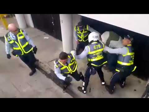Video de presunto uso desmedido de la fuerza por agentes de tránsito en Cali.