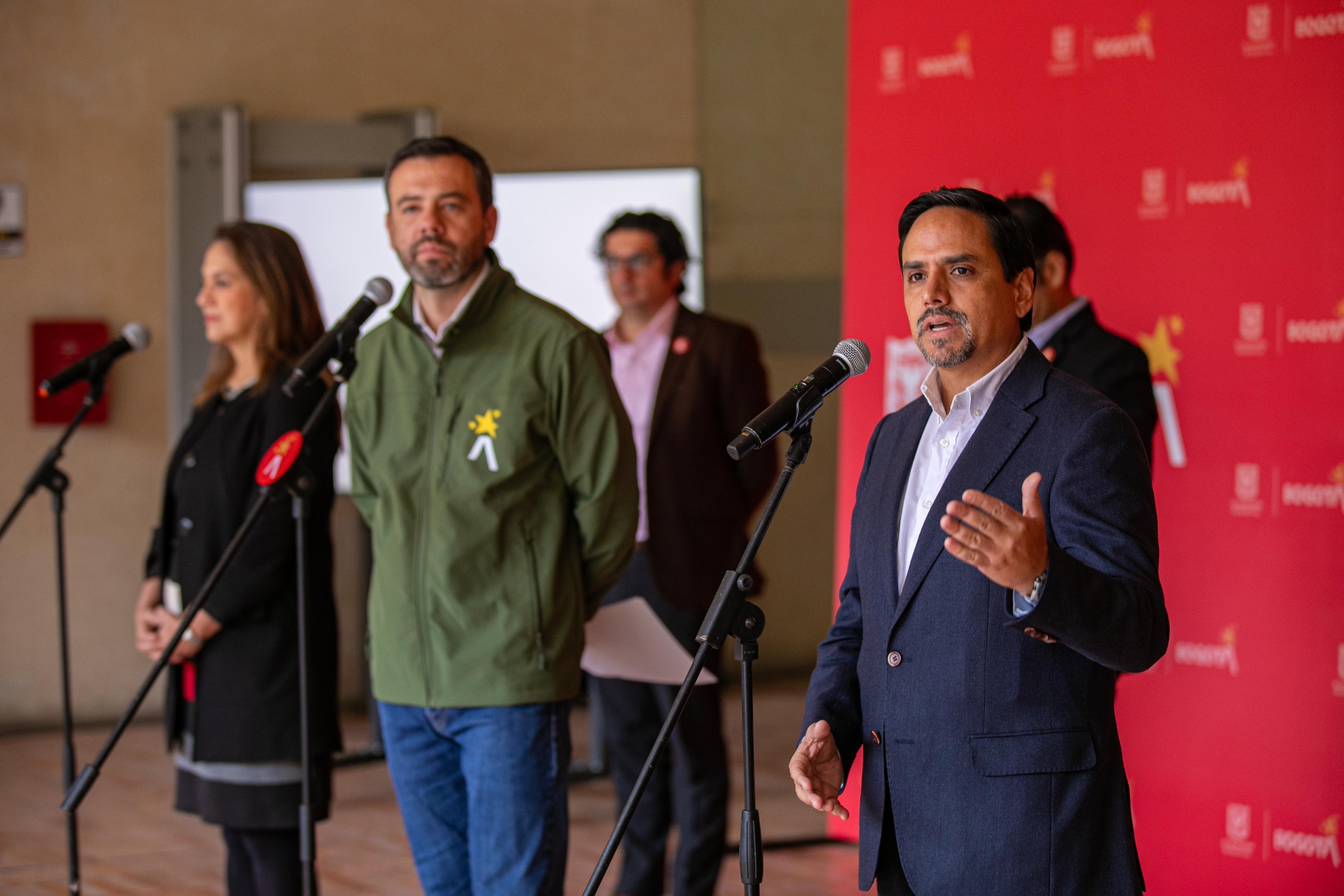 Alcalde de Bogotá, Carlos Fernando Galán, Y Armando Ojeda Director de La Uaesp.