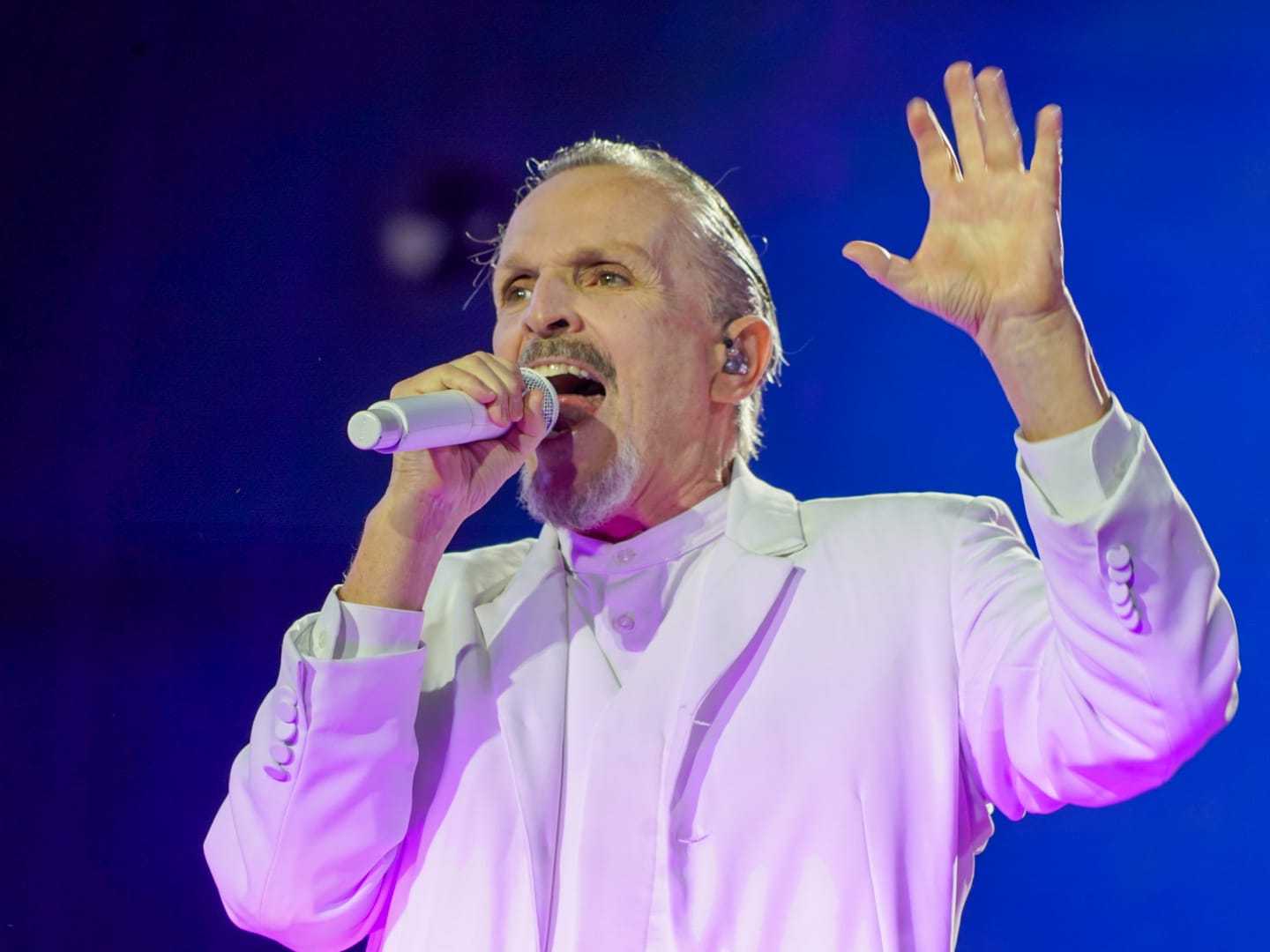 Miguel Bosé