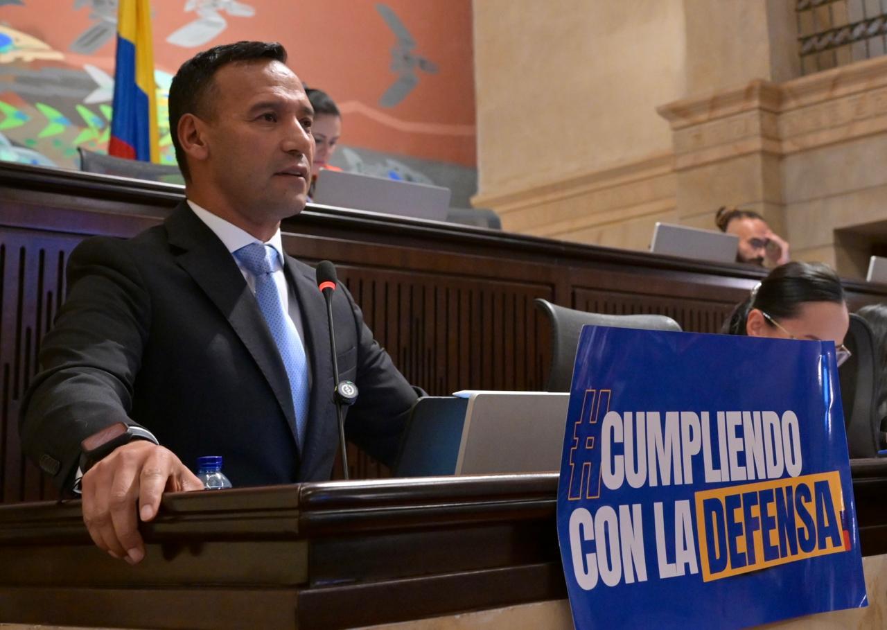 Pedro Sánchez, ministro de Defensa, en moción de censura en la Cámara de Representantes.