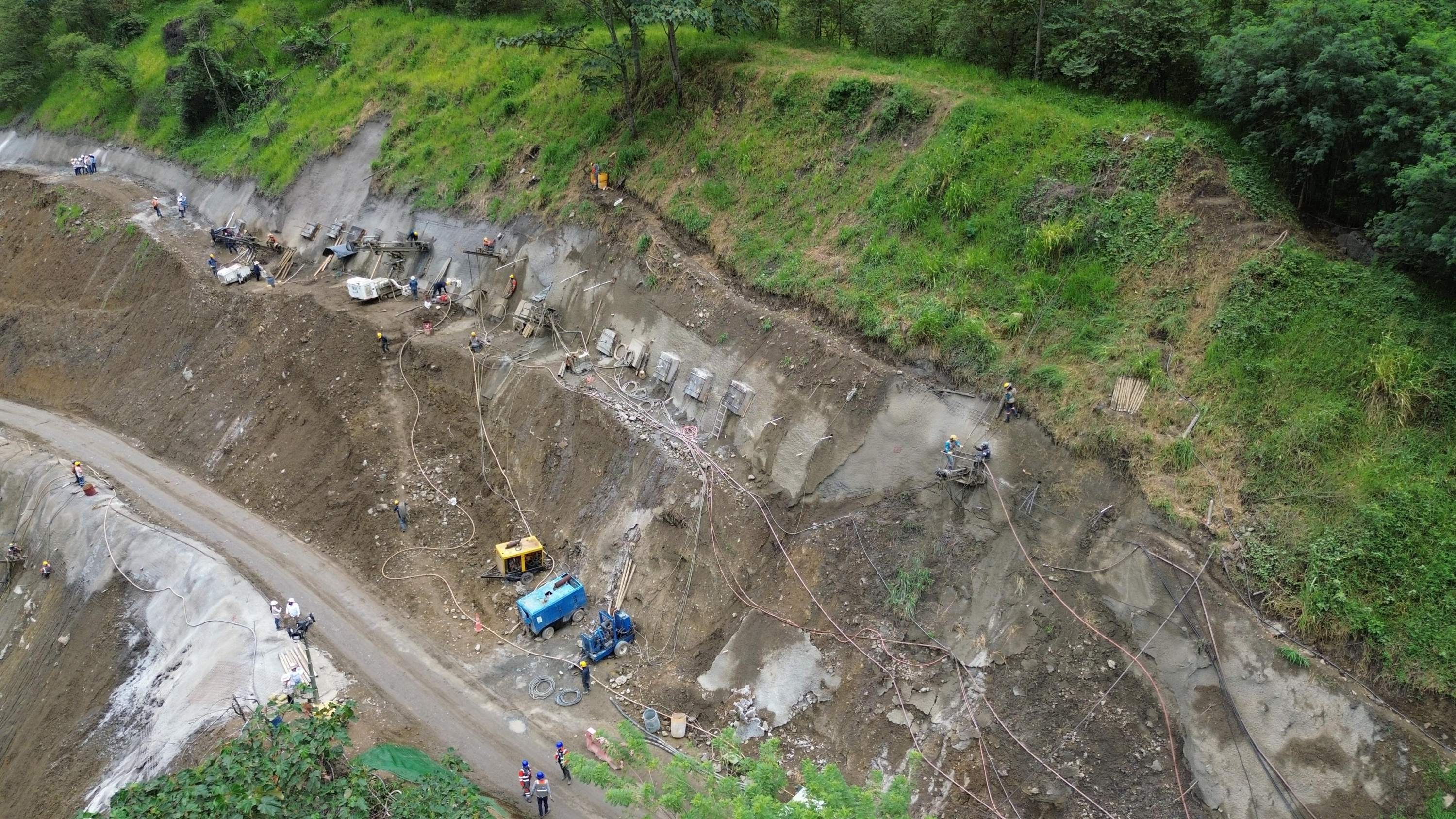 Sinifaná sektöründe çalışıyor