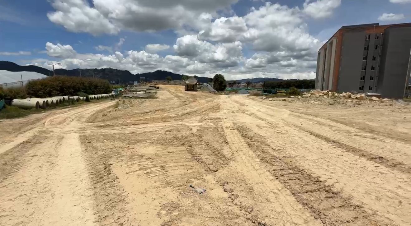 El alcalde de Chía, Leonardo Donoso, defendió el proyecto y negó irregularidades en la entrega de predios.