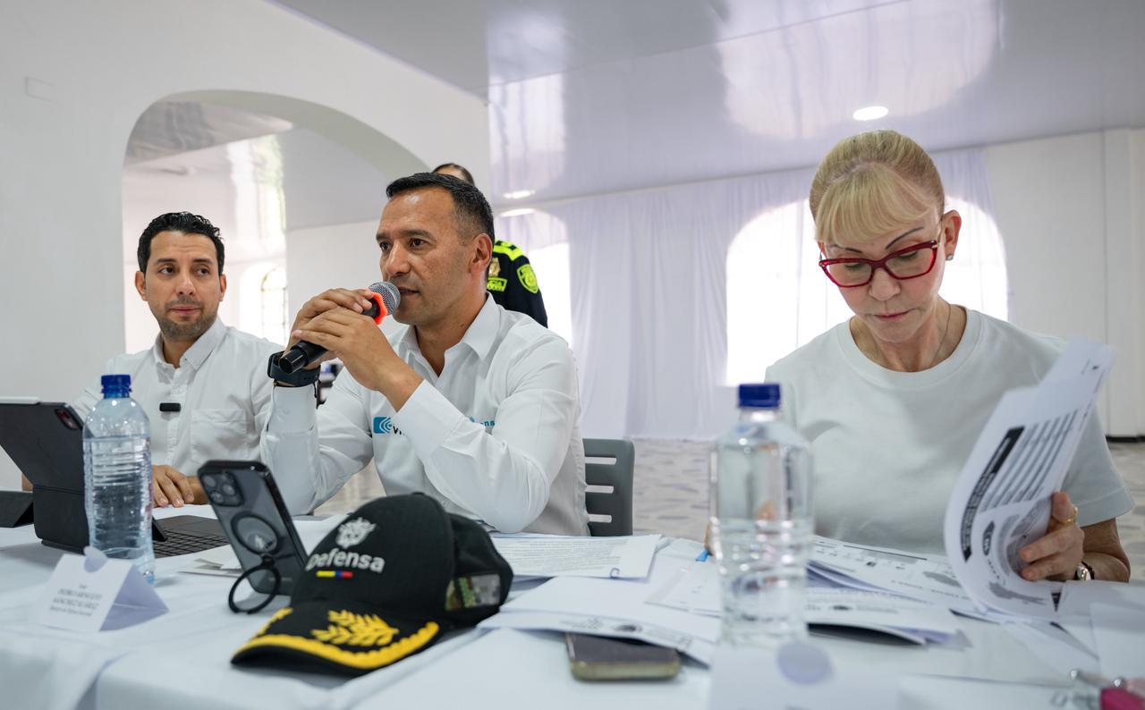 El Represante, El Mininefensa y la Gobernadore del Valle.