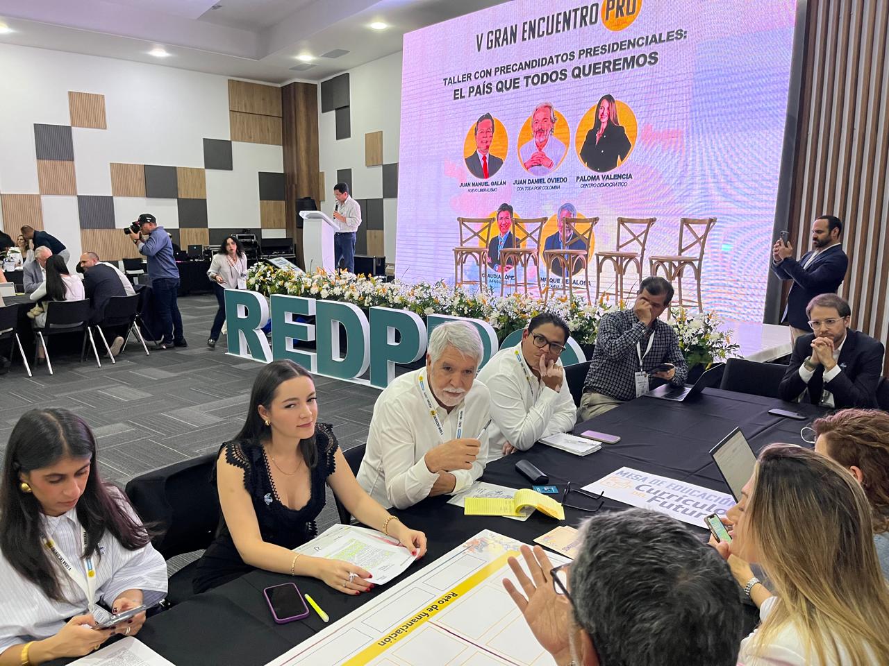 Invitados Nacionales en el debate Red Pro