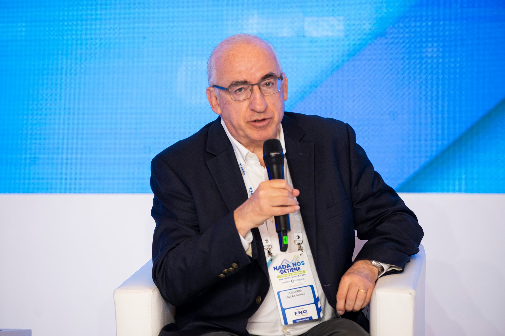 Leonardo Villar, gerente del Banco de la República, en el congreso de Confecámaras.