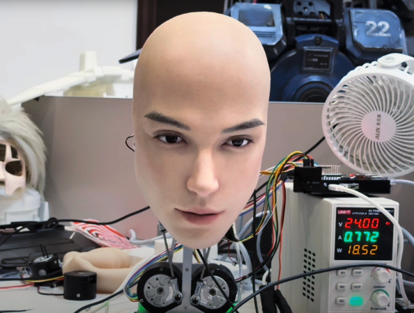 Originea capului robotizat M1