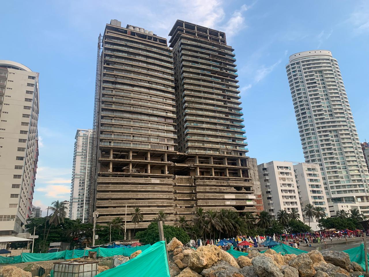 la mole de Ocean Tower en Cartagena