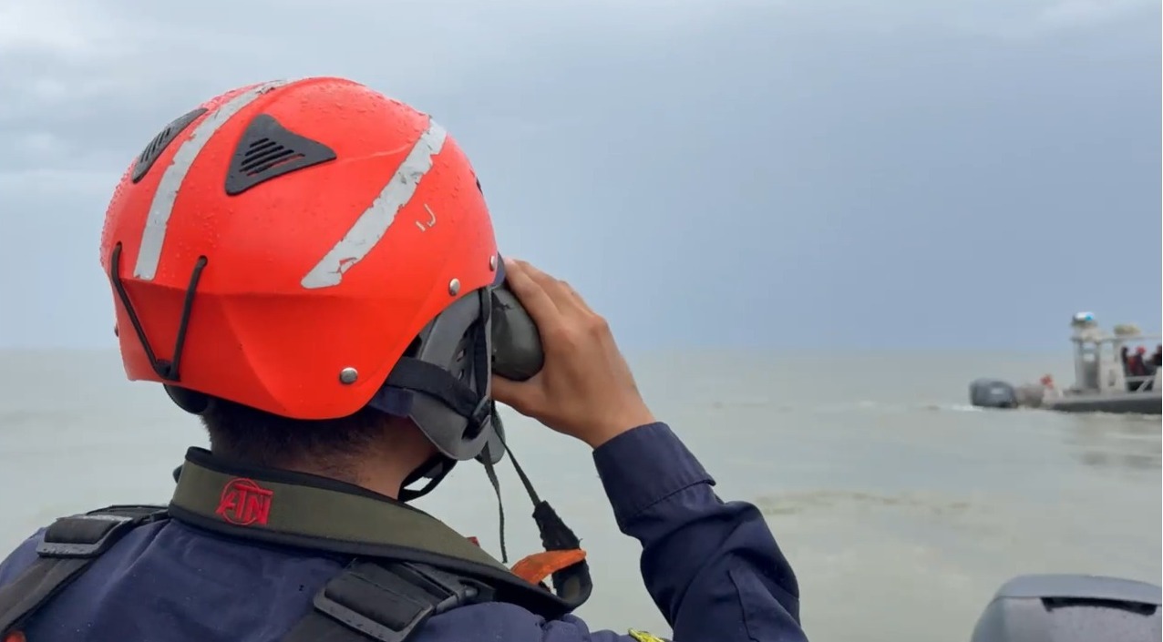 Rescate de náufragos en la zona del Pacífico, en el Valle del Cauca.