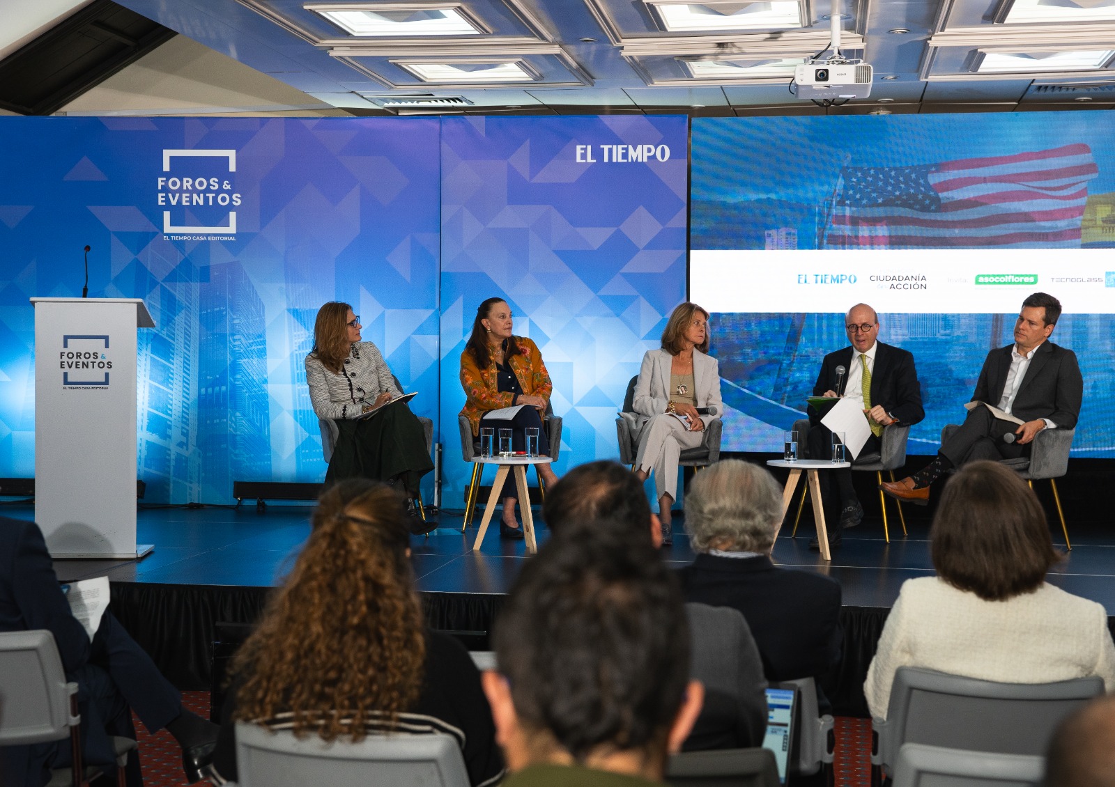 El panel: Diplomacia y Liderazgo Estratégico Público Privado Colombia hacia 2026
