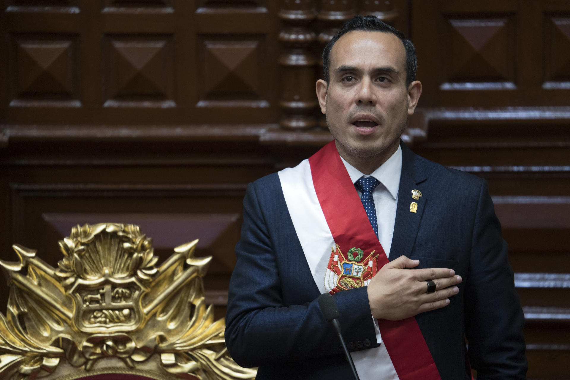 ‘No está en mi más mínimo pensamiento dejar el país’