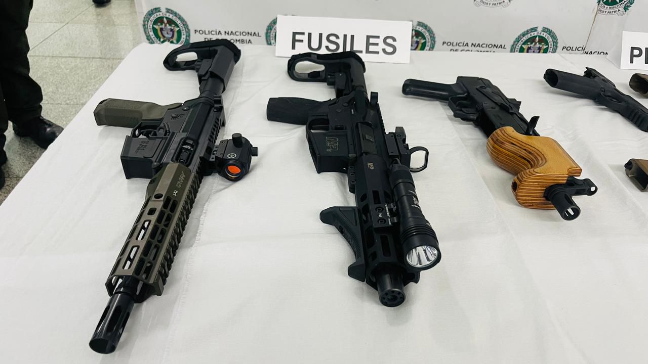 El arsenal incautado en el aeropuerto Alfonso Bonilla Aragón.