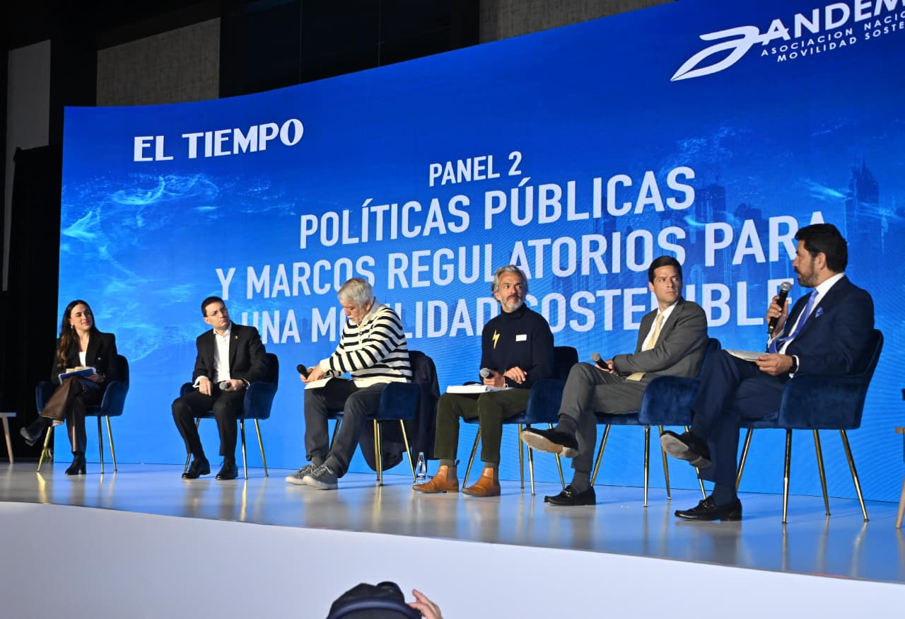 Enrique Peñalosa, Juan Daniel Oviedo, Mauricio Gómez Amín y Carlos Felipe Córdoba durante el congreso Andemos.