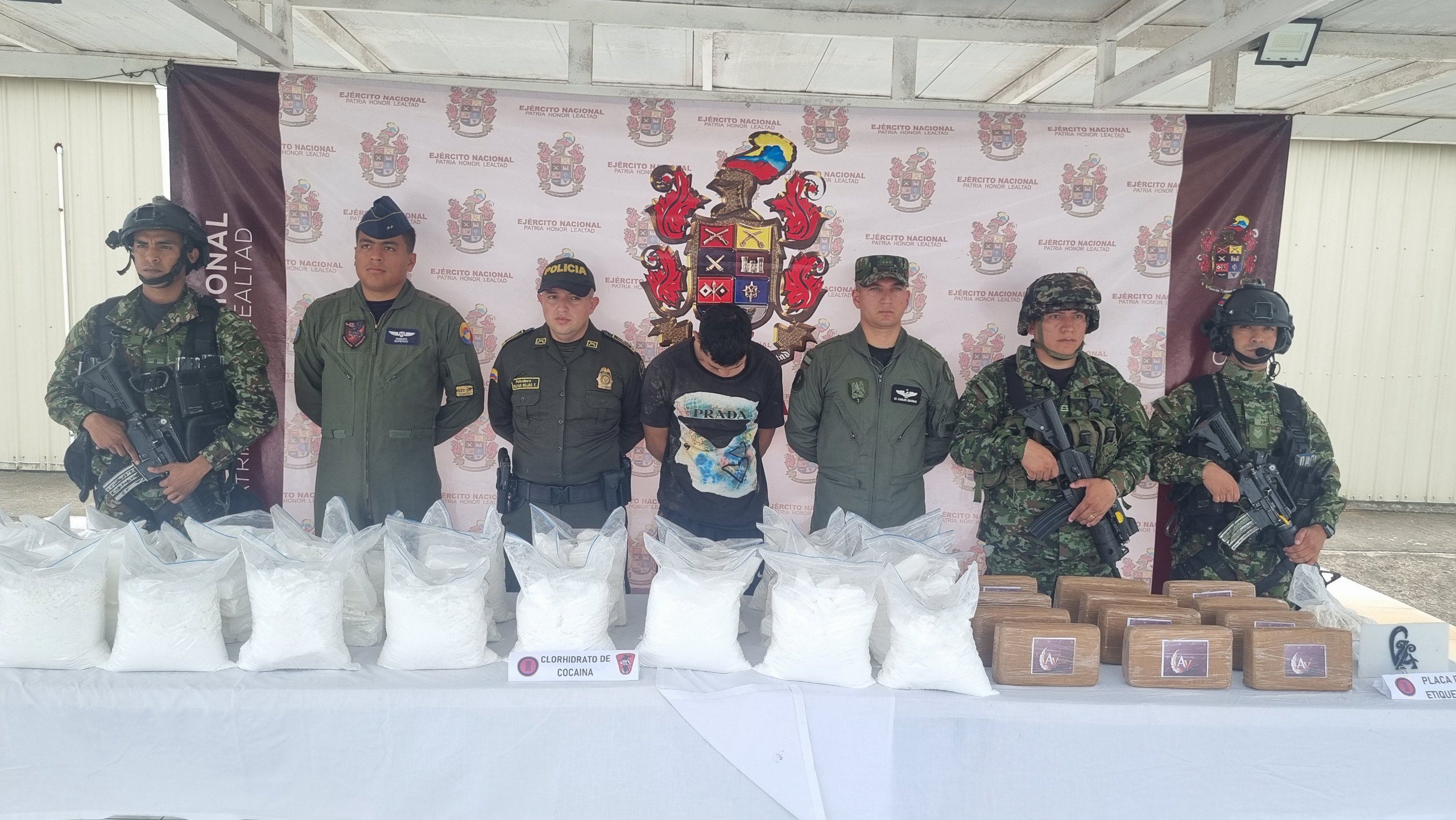 Incautación de 1,8 toneladas de cocaína en Tumaco, Nariño.