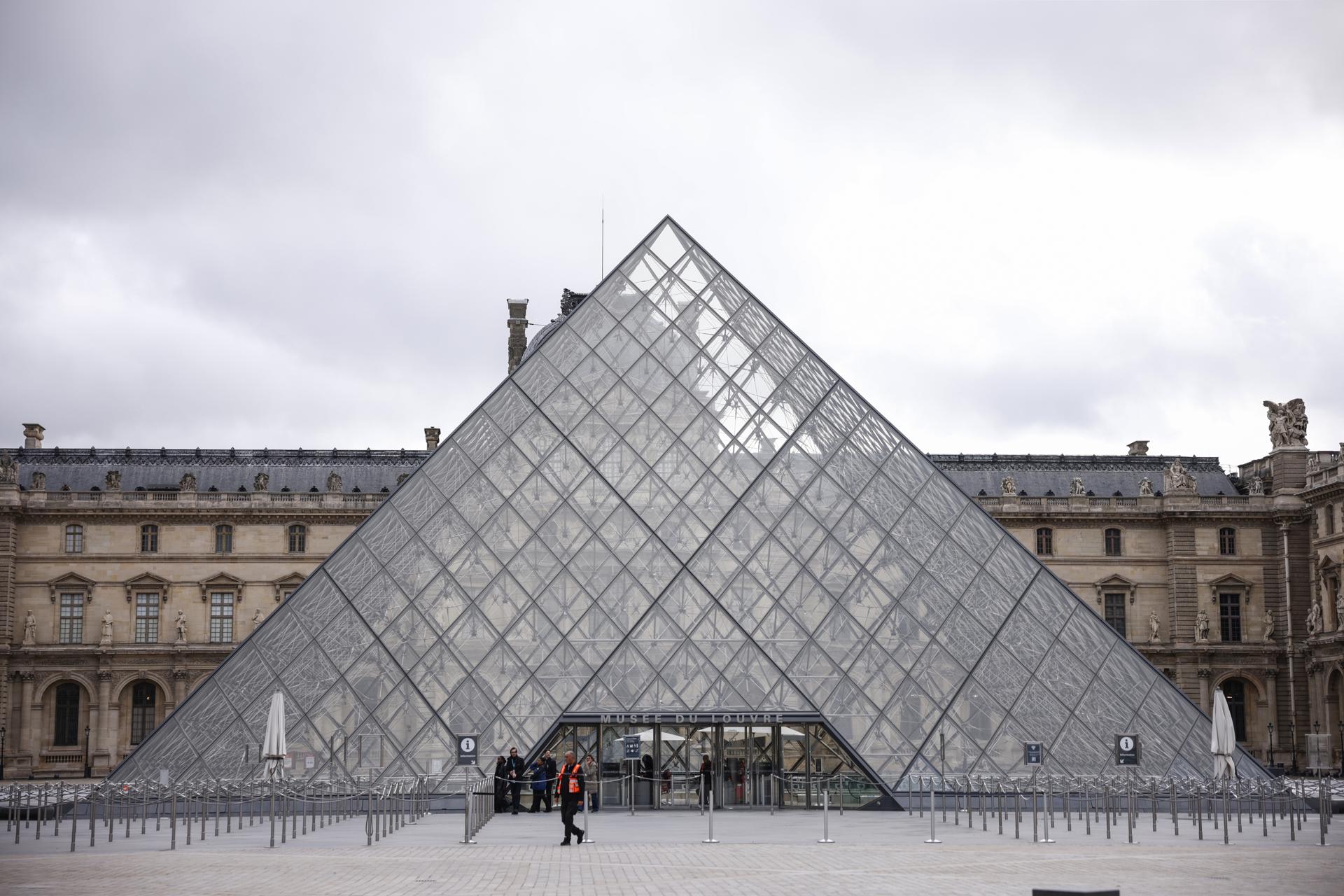 Robo en el Museo del Louvre