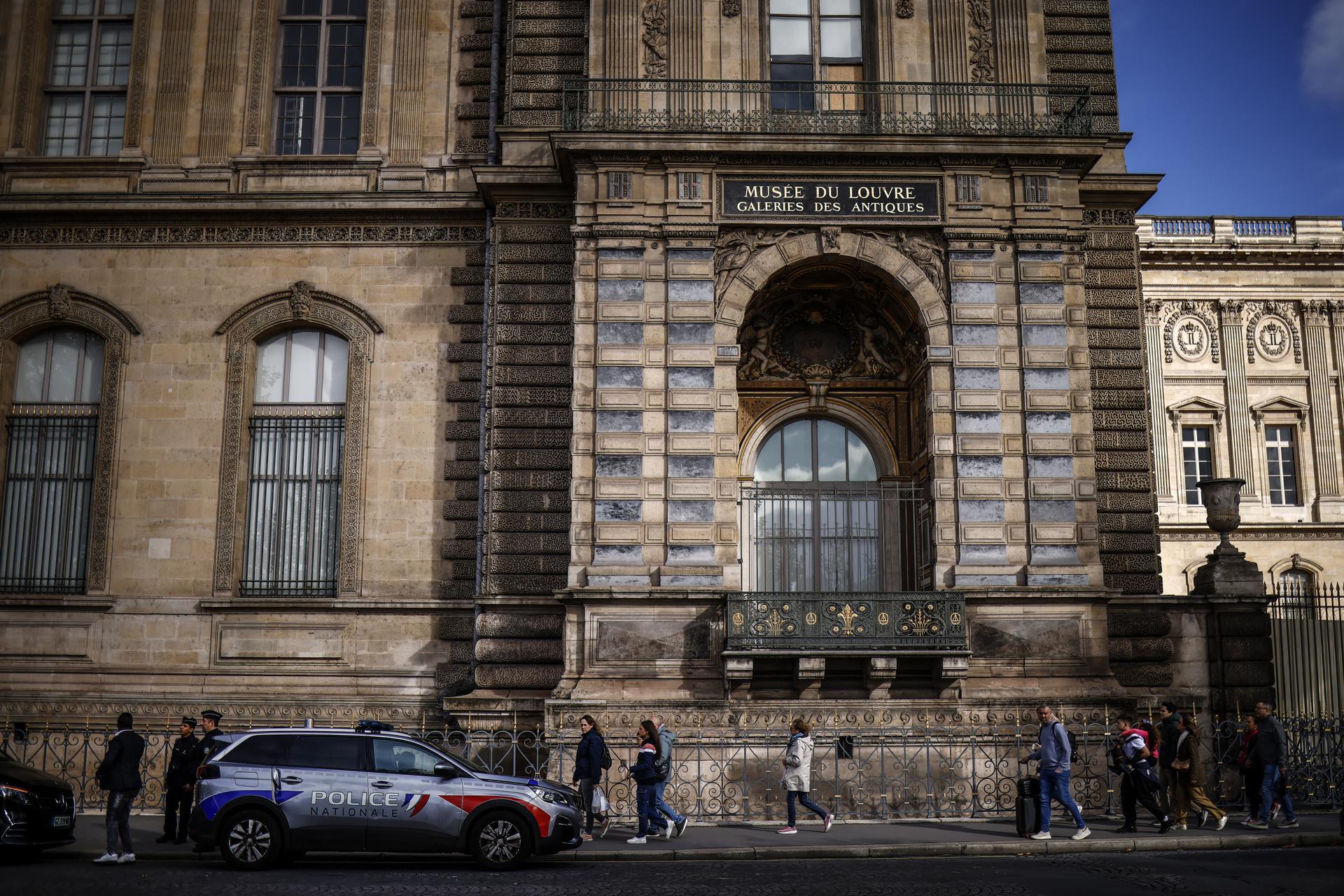 Robo al Museo del Louvre