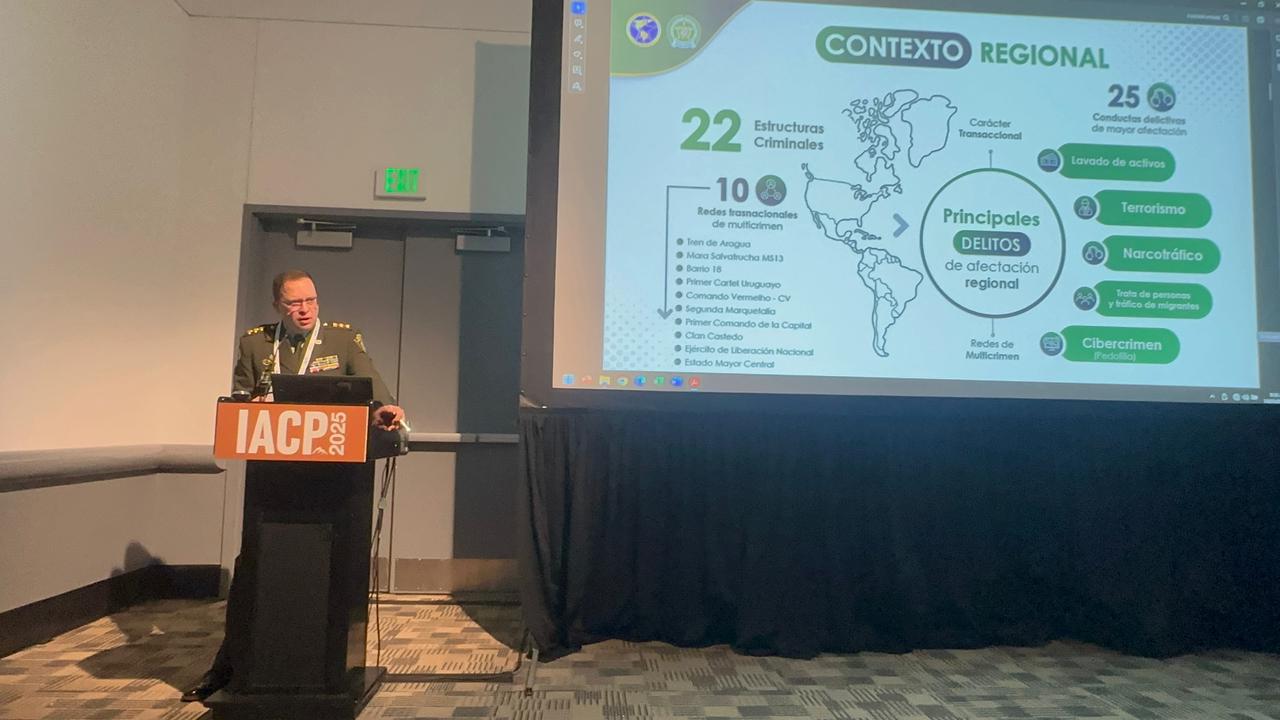 El director de la Policía, general Carlos Fernando Triana, en la Cumbre.