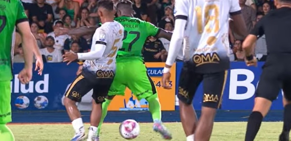 La acción polémica del juego Llaneros vs. Nacional