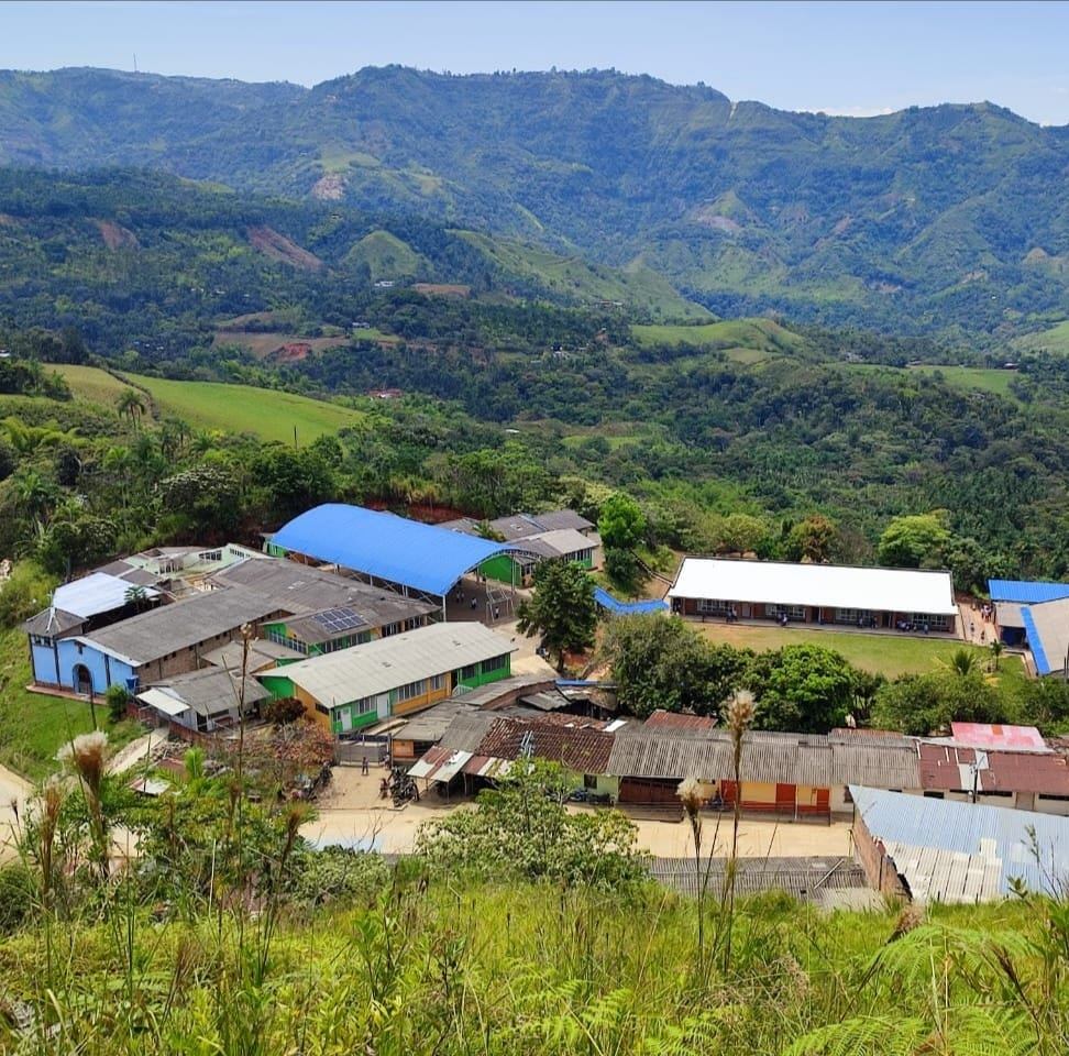 Cuatro Esquinas, El Tambo