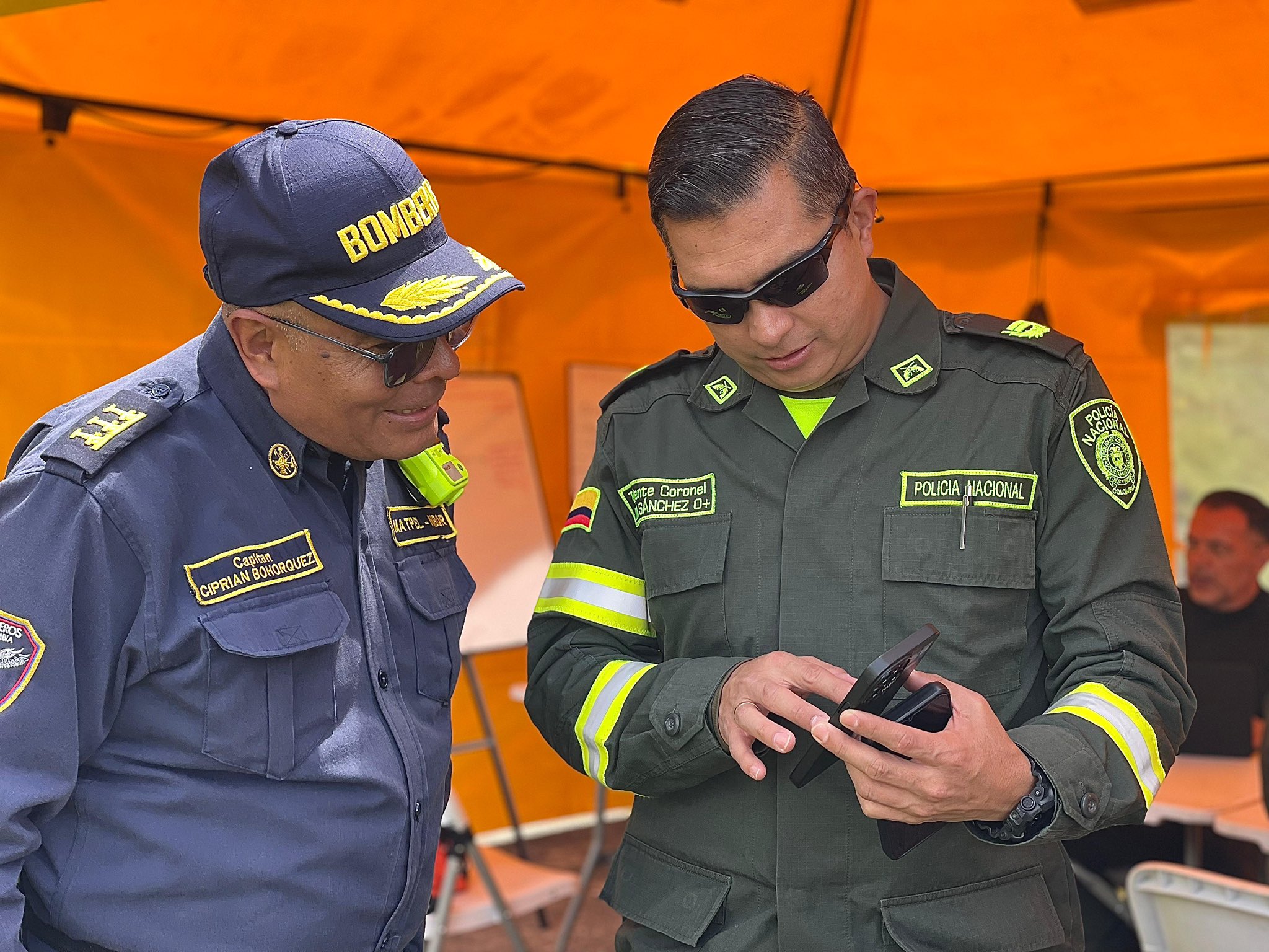 Equipos de Bomberos, Policía y Defensa Civil participaron en la búsqueda del ciudadano estadounidense en los cerros orientales.
