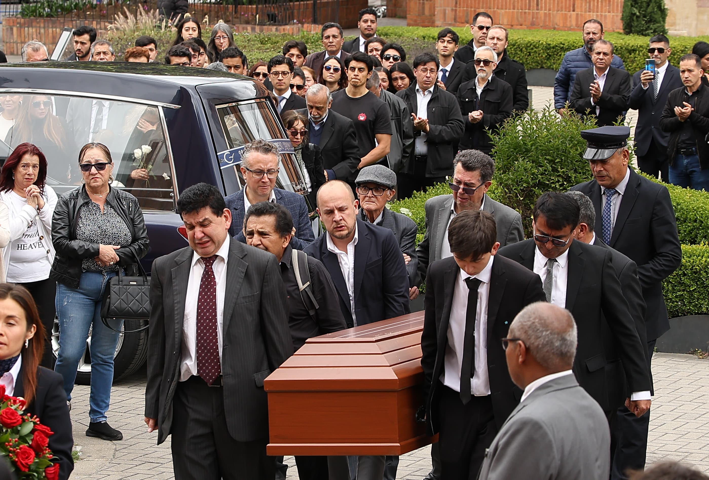 Escenas de dolor se vivieron en el sepelio del estudiante de la Universidad de los Andes Jaime Esteban Moreno, asesinado en la madrugada del 31 de diciembre. Foto Néstor Gómez - El Tiempo