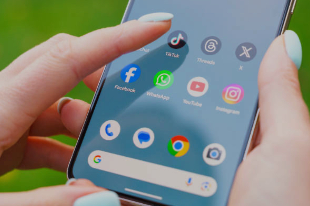 WhatsApp se schimbă.