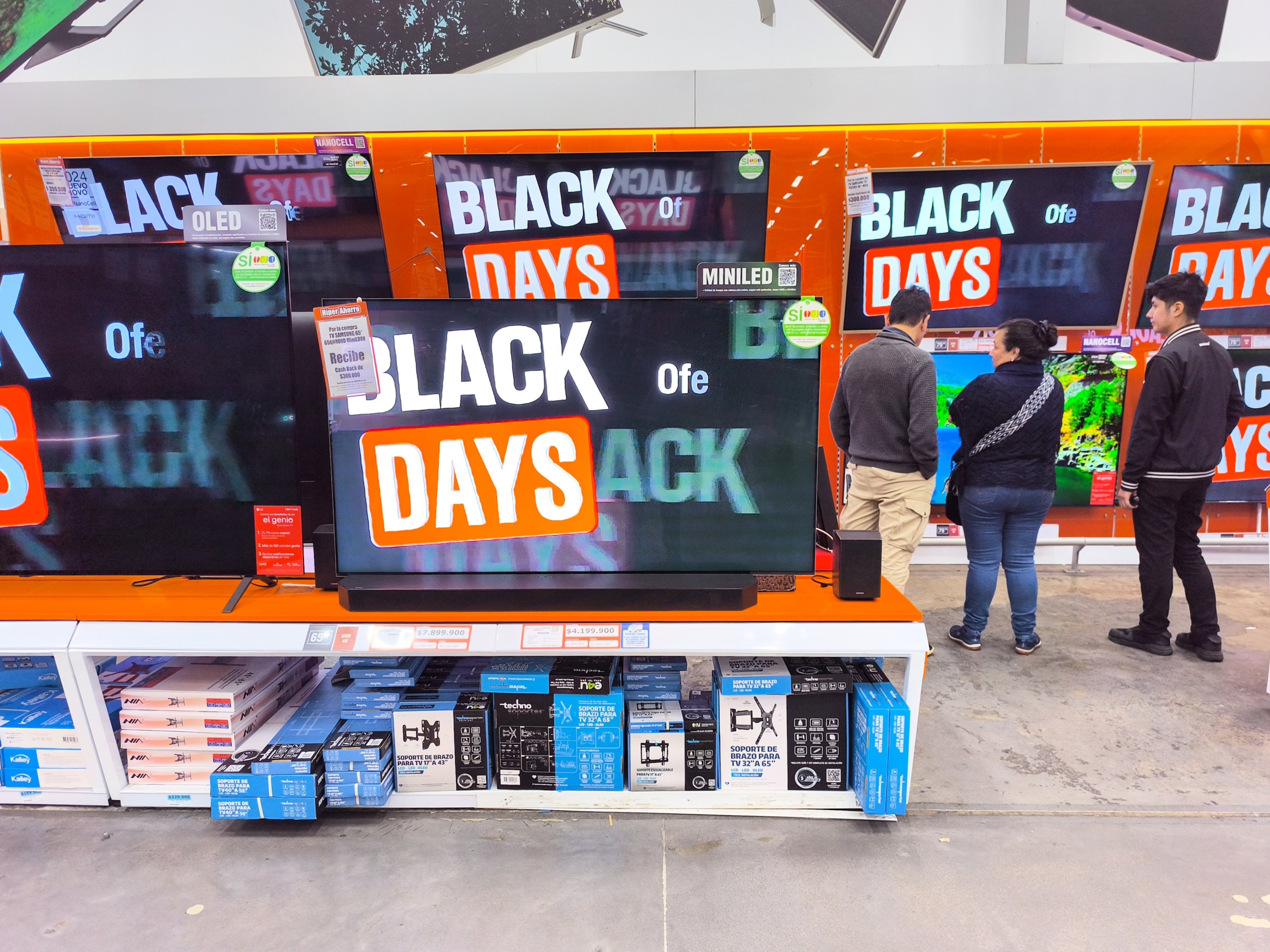 Fie in magazinele fizice, fie pe site-uri, in fiecare an Black Friday este sinonim cu reduceri.