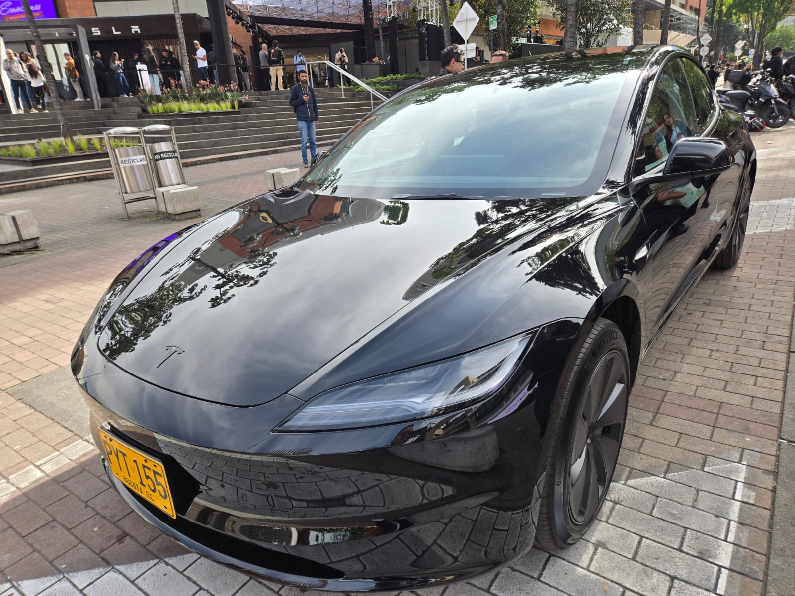 Los primeros carros de Tesla en Colombia