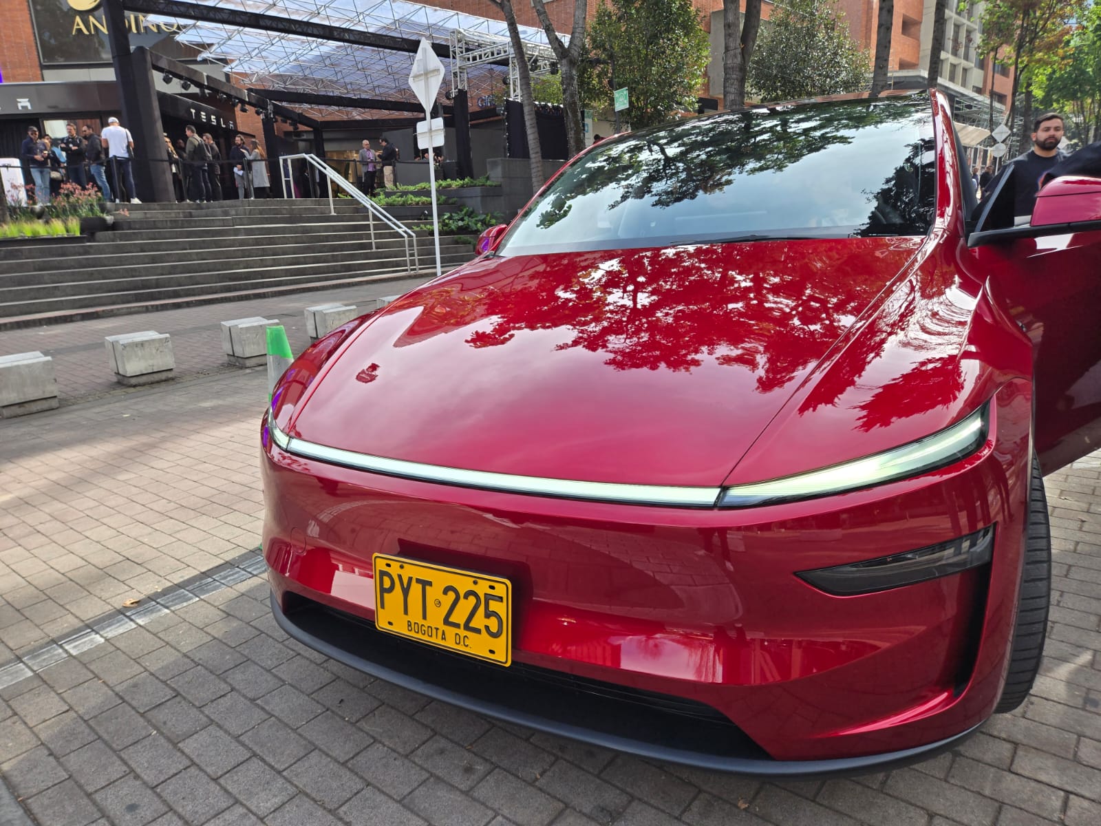 Compradores de Tesla en Colombia denuncian demora en la entrega de ...