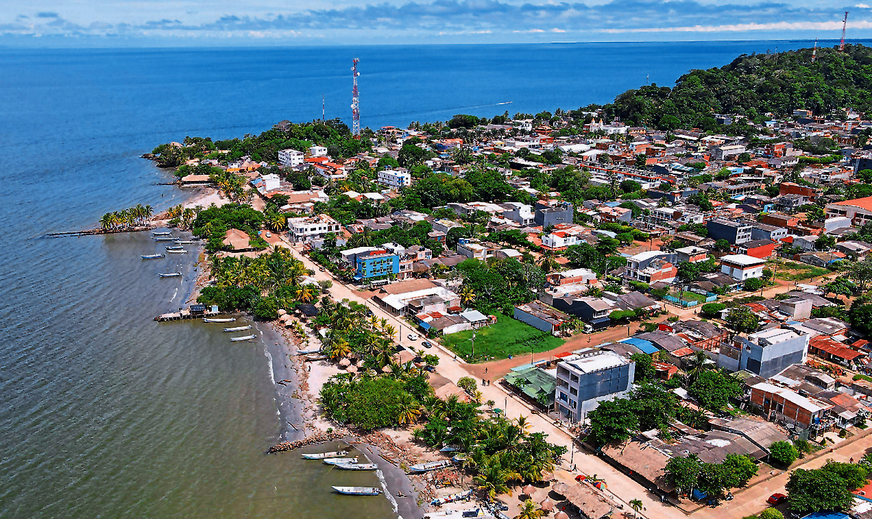 Necoclí, plajlarının yanı sıra önemli bir mercan oluşumuna da sahiptir.