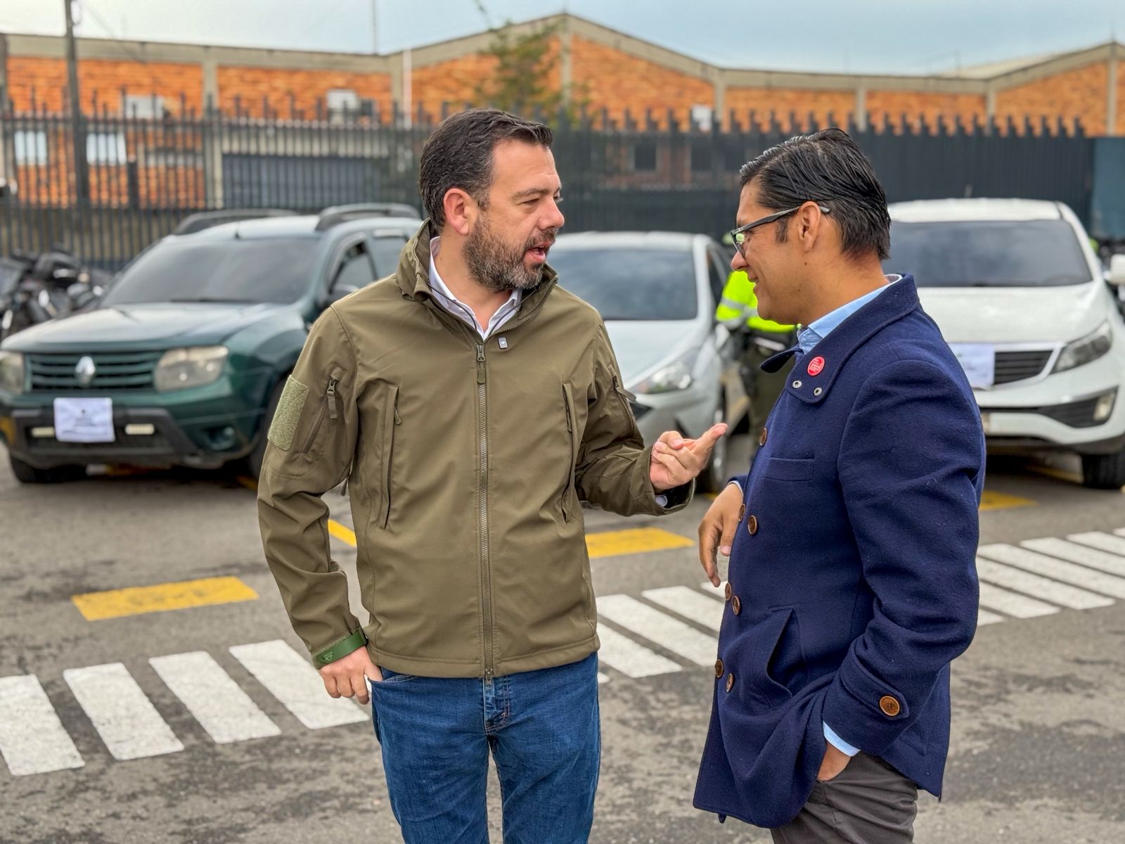 Alcalde Carlos Fernando Galán y secretario de Seguridad, César Restrepo.